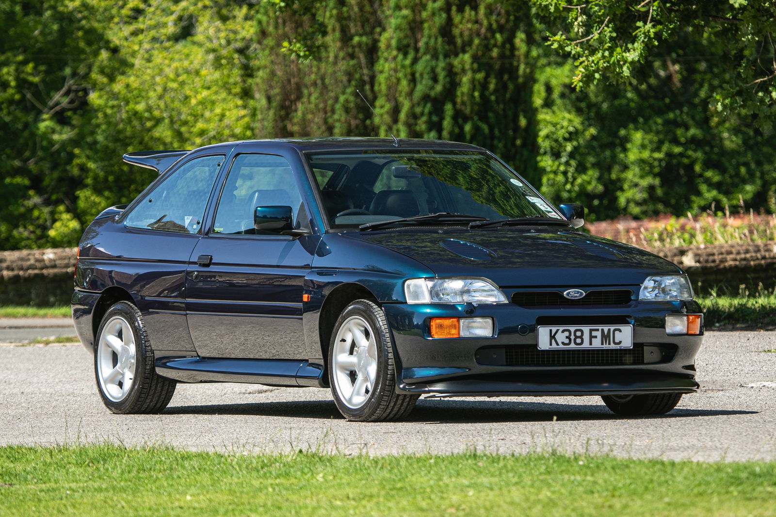 Ford Escort RS Cosworth - front